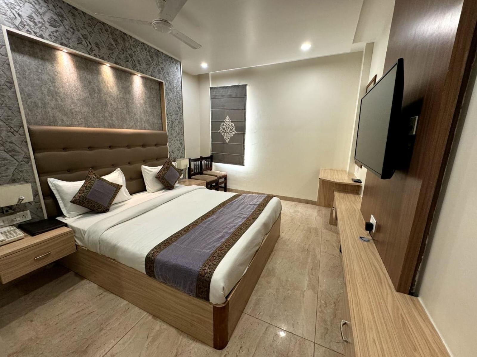 Hotel River Rhythm Assi Ghat — Photos 1